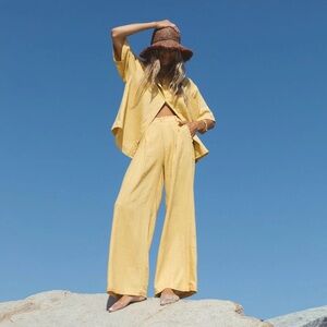 SOLAI the Label Holiday Linen Blend Set in Honey Size Small